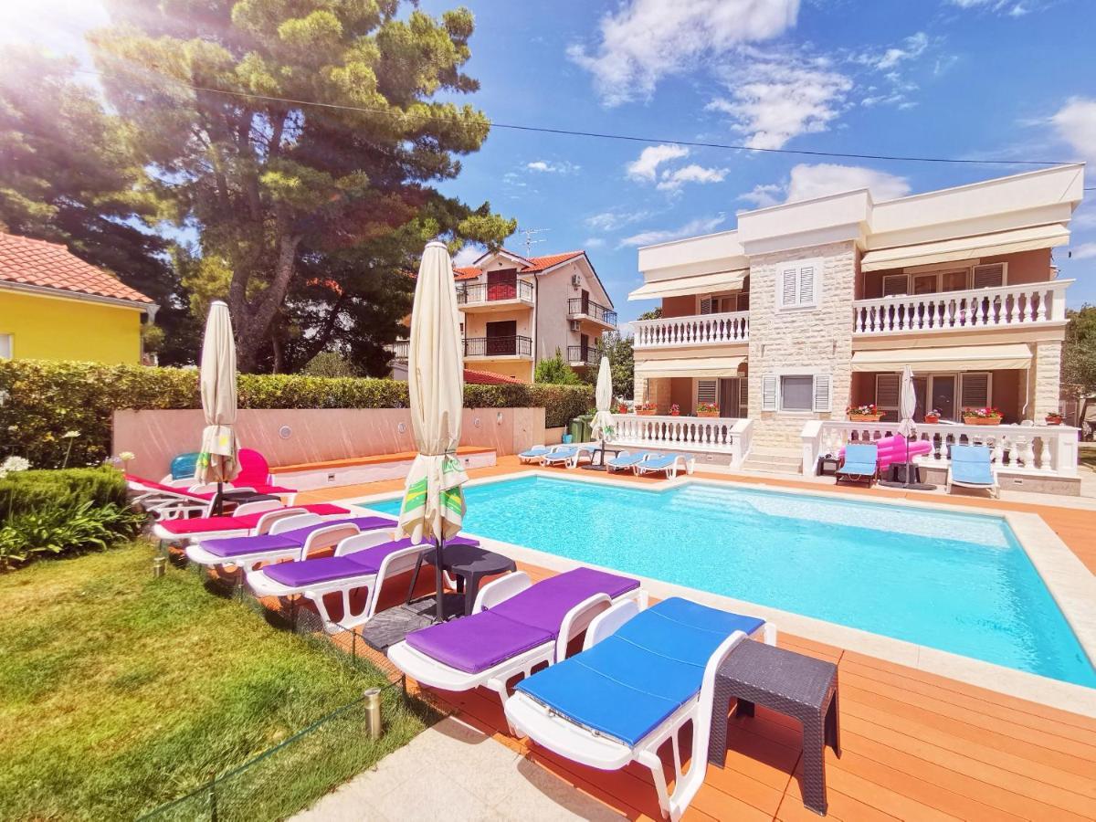 Vila Vodice Buitenkant foto