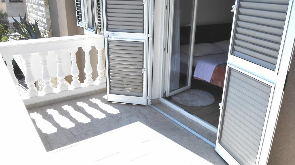 Vila Vodice Buitenkant foto